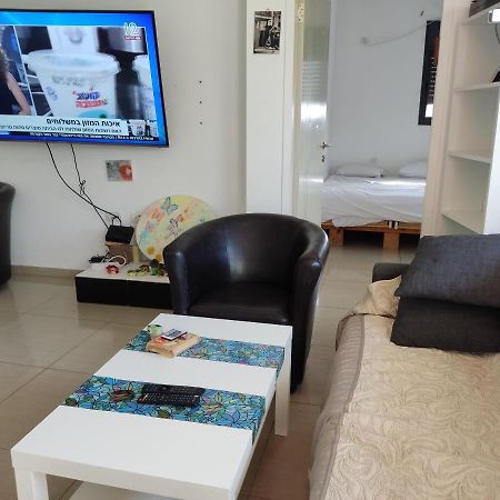 Family Master Lägenhet Nahariya Exteriör bild