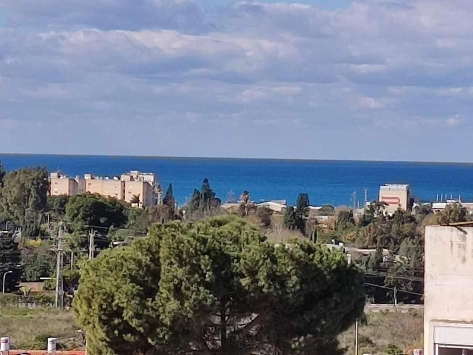 Family Master Lägenhet Nahariya Exteriör bild